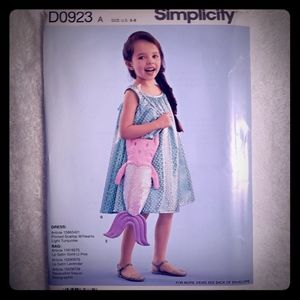 Simplicity D0923 Girls Dress & Bag